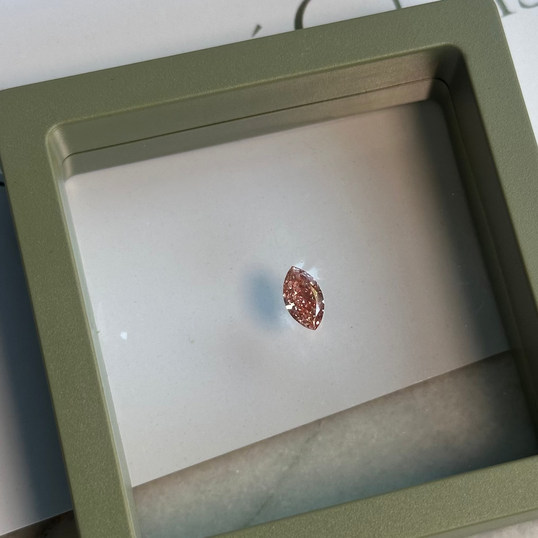 1.02 ct. Fancy Vivid Brownish - Pink Marquise (VVS2)